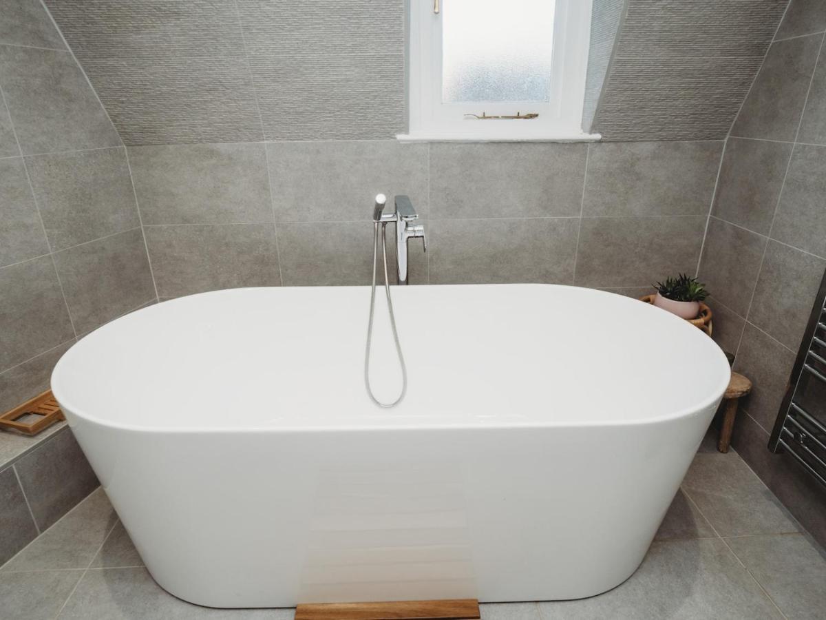 Pass The Keys Stylish 2 Bed Eco Flat In The Heart Of Bath Lejlighed Eksteriør billede